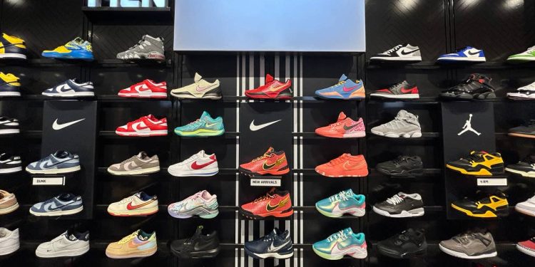 Veteran analyst seriously resets Nike stock target amid key issues