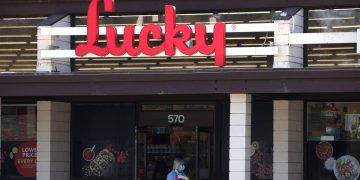 91-year-old grocery chain announces closures for longtime locations