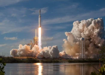 Ark Invest Buys $32.5 Million in SpaceX Shares After 16%…